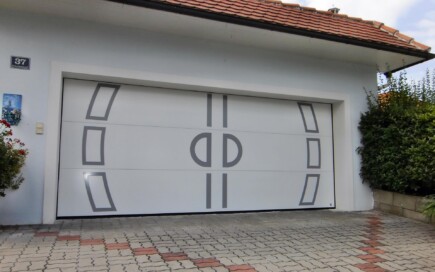 Torcenter Oberwart - Deckensektionaltor Alu mit Edelstahlauflage