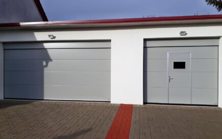 Torcenter Oberwart - Deckensektionaltor Stahl mit Verglasung und Gehtüre