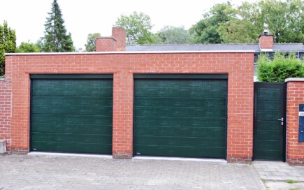 Torcenter Oberwart - Deckensektionaltore Stahl mit Nebentüre