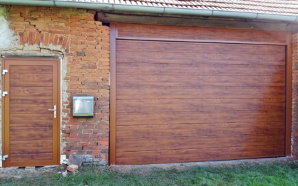 Torcenter Oberwart - Deckensektionaltor Stahl mit Nebentür