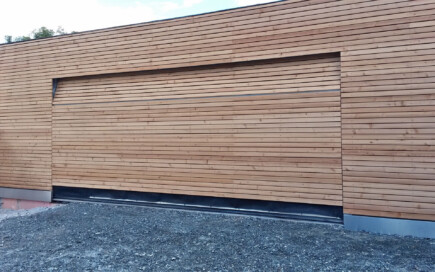 Torcenter Oberwart - Fassadenbündiges Tor