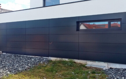 Torcenter Oberwart - Fassadenbündiges Tor