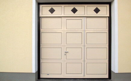 Torcenter Oberwart - Hofeinfahrtstor