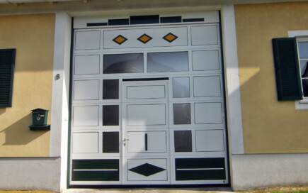 Torcenter Oberwart - Hofeinfahrtstor