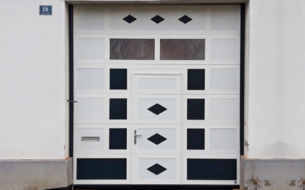 Torcenter Oberwart - Hofeinfahrtstor